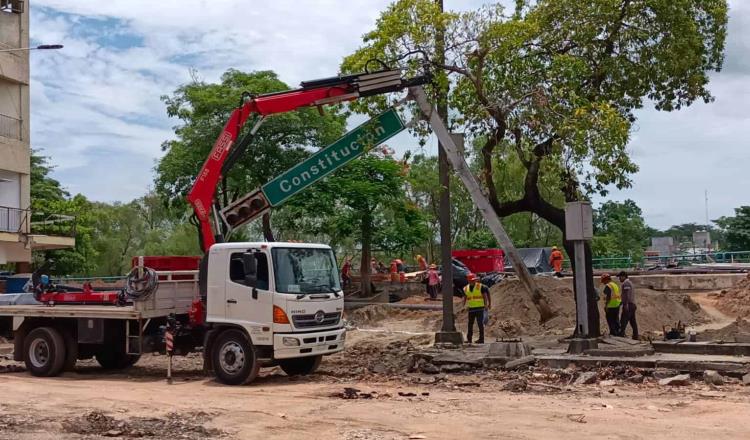 Desmonta PEC semáforos en obra del malecón ‘Carlos A. Madrazo’