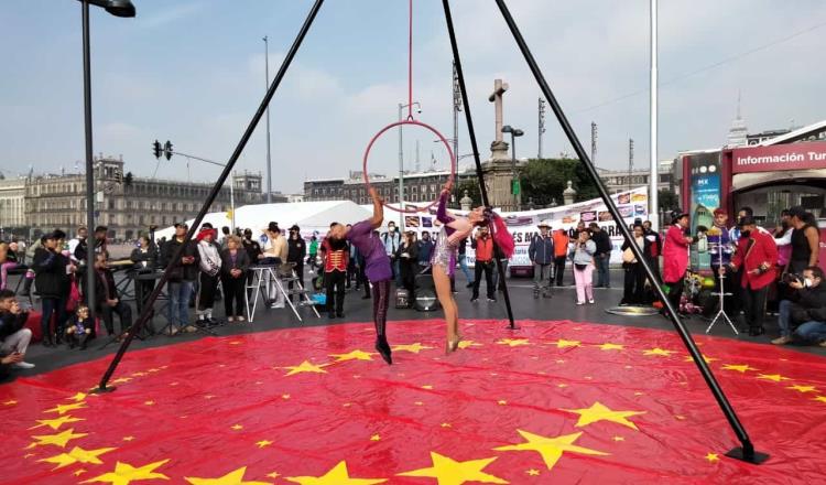 Con show de circo, piden en Palacio Nacional ley de protección para la actividad