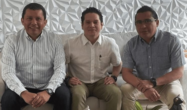 Se reúne “Chelo” Cano con Mario Llergo y Adrián Hernández Balboa