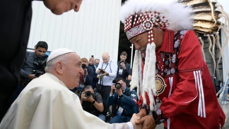 Inicia papa Francisco viaje apostólico por Canadá, donde pedirá perdón a indígenas