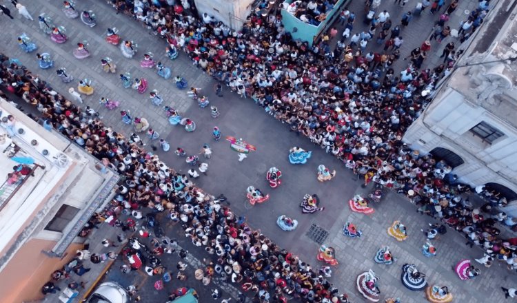 Tras dos años de pandemia regresa la Guelaguetza y celebra sus 90 años