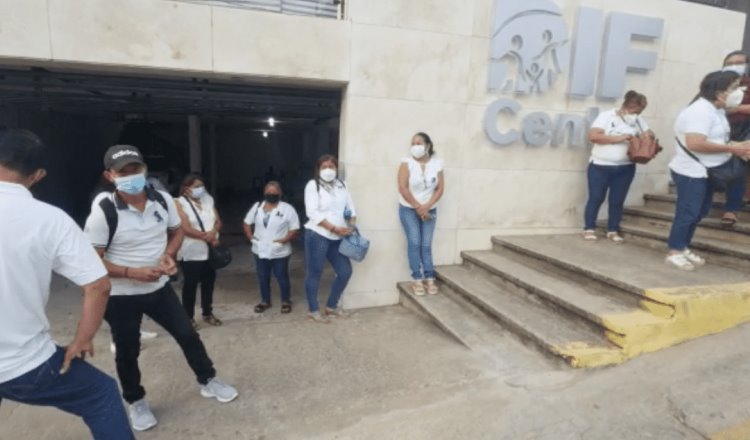 Renuncia subdirector del DIF Centro tras denuncias y protestas por acoso laboral