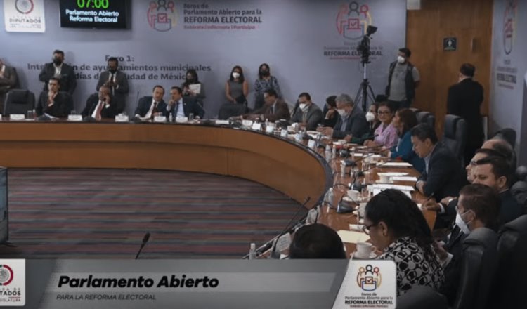 Se confrontan PAN y PT en el inicio del Parlamento Abierto sobre reforma electoral