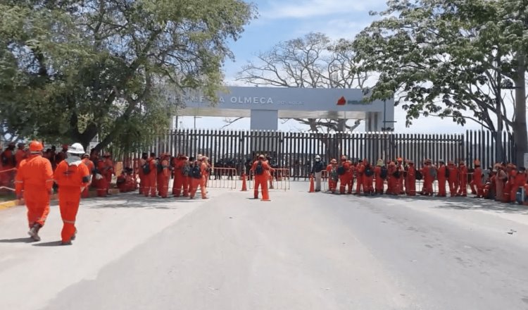 De nueva cuenta protestan trabajadores de Gusan, Samsung; argumentan despidos sin liquidación en la refinería