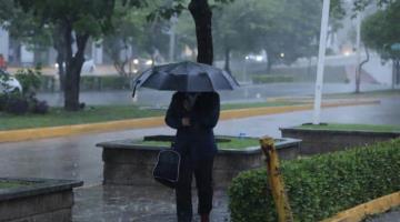 Chubascos con lluvias fuertes se prevén para este lunes en Tabasco