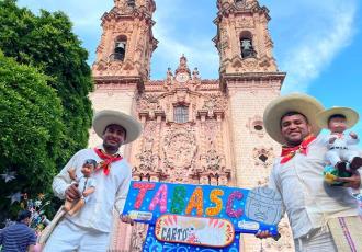 Artesanos de Tepetitán, representaron a Tabasco en el Mitote Cartonero 2022