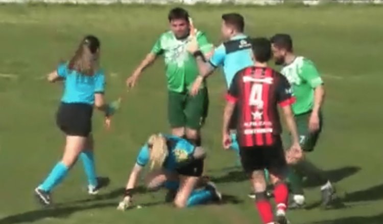 Detienen a futbolista que golpea a mujer árbitro en Argentina