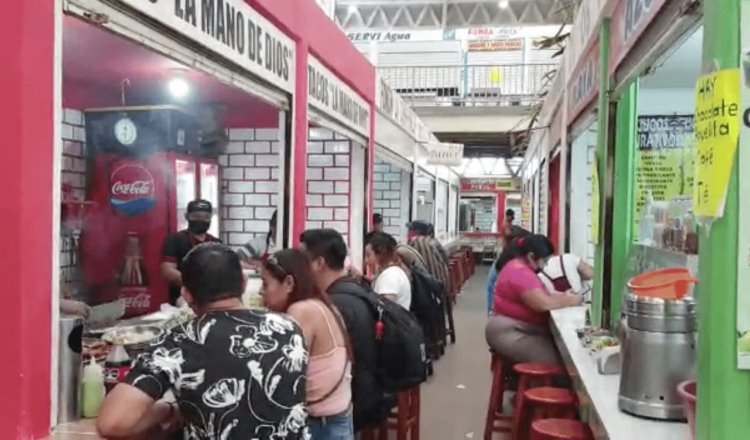 Bajas ventas impiden a comerciantes del Pino Suárez festejar el Día del Locatario