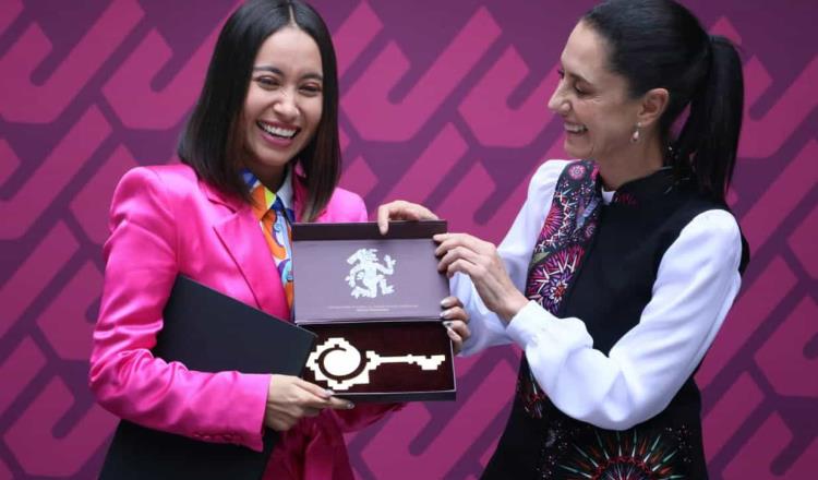 Katya Echazarreta recibe reconocimiento y ‘Llave de la CDMX’