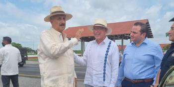 Supervisa gobernador Merino junto a Ken Salazar puestos de migración