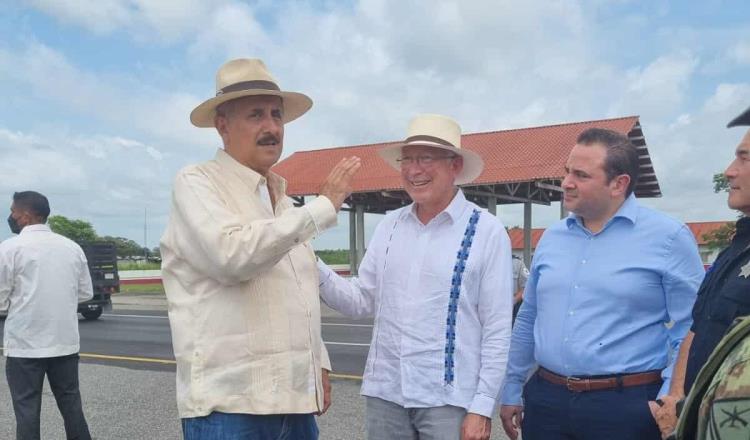 Supervisa gobernador Merino junto a Ken Salazar puestos de migración