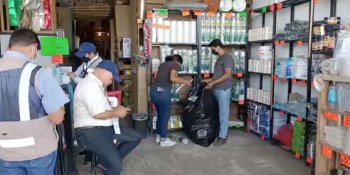 Aplican clausura parcial por venta de plásticos prohibidos en Central de Abasto