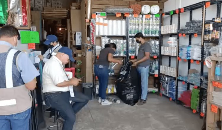 Aplican clausura parcial por venta de plásticos prohibidos en Central de Abasto