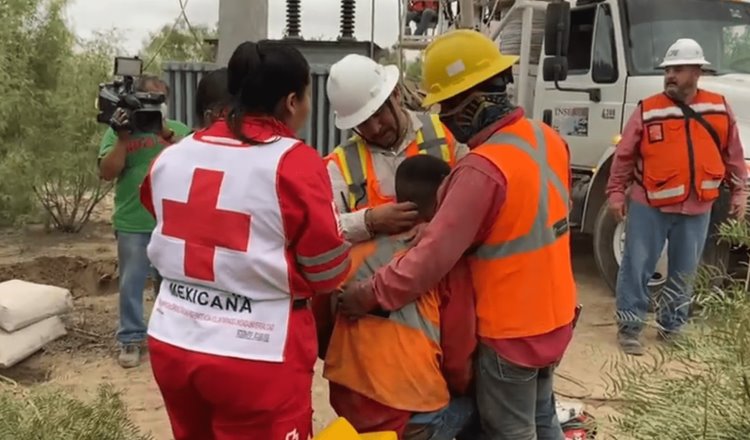 Trabajador de la CFE sufre caída durante rescate de mineros en Sabinas, Coahuila