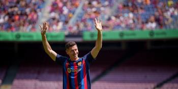 Barça presenta a Lewandowski frente a 60 mil aficionados