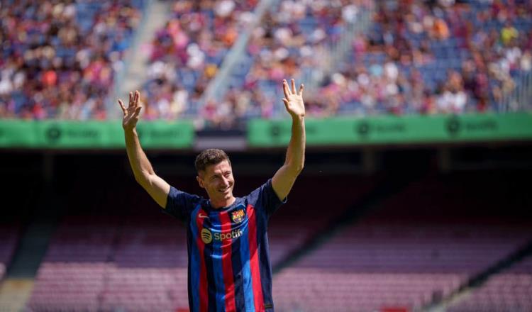 Barça presenta a Lewandowski frente a 60 mil aficionados