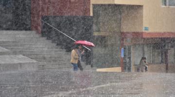 Lluvias fuertes y rachas de viento de hasta 40 km para este sábado en Tabasco
