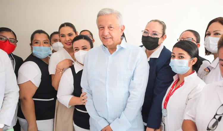 Afirma presidente que contratación de médicos cubanos es un asunto de derechos humanos