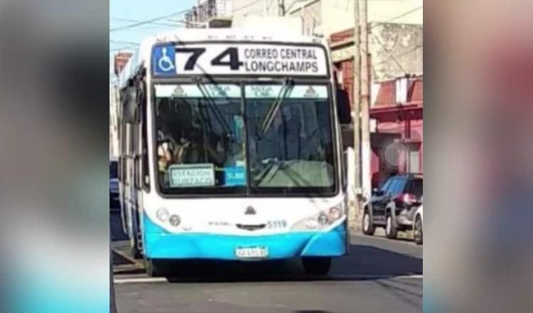 Chofer del transporte público en Argentina crea grupo en WhatsApp para avisar por donde va