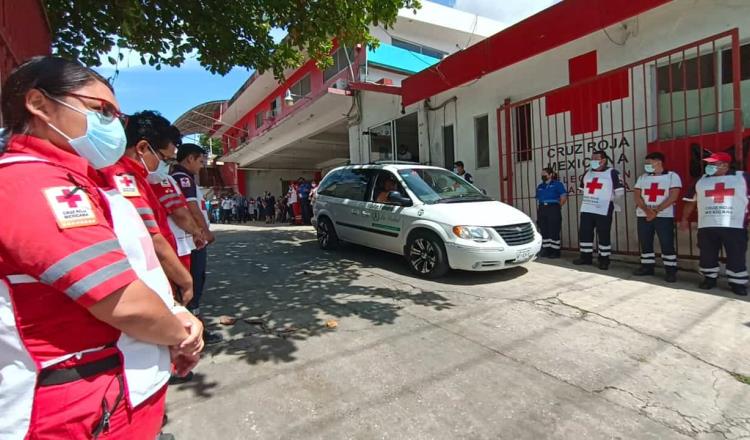 Paramédico hace su último pase de lista en la Cruz Roja Tabasco; regresa a casa 2 meses después