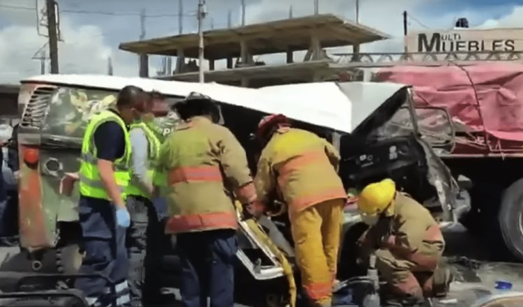 Para pedir ayuda, hombre se graba tras ser embestido por tráiler en Puebla