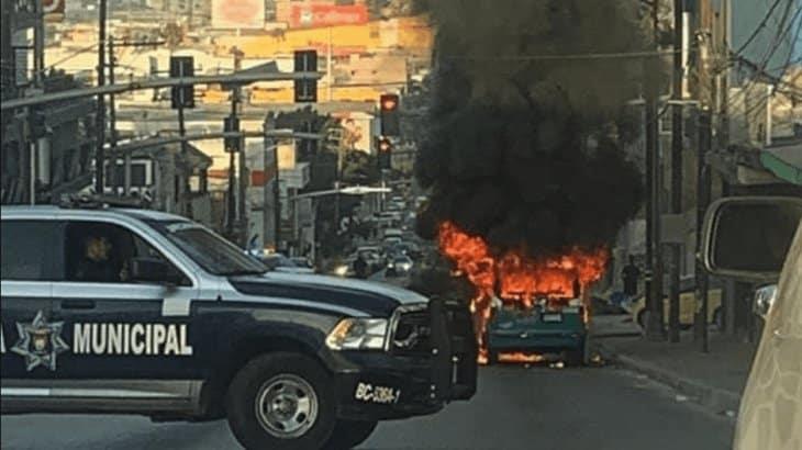 Aseguran a 7 sujetos relacionados con quema de vehículos y bloqueos en Baja California