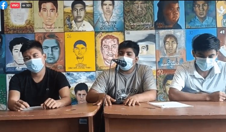 Estudiantes de Ayotzinapa piden cárcel para todos los que intervinieron en la Verdad Histórica
