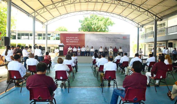 “Que no les gane la resignación”, dice el gobernador Merino al inaugurar el ciclo escolar 2022-2023 del Cobatab