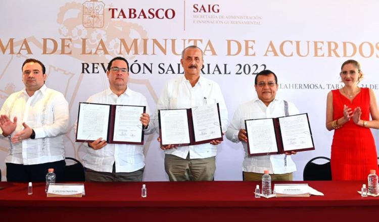 Oficializan incremento salarial de 3% a burócratas de Tabasco