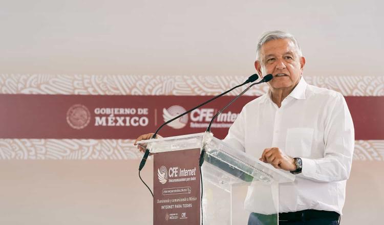 Se reúne AMLO con trabajadores de CFE en Chiapas; promete llevar internet a pueblos marginados
