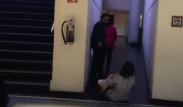 [VIDEO] Se viraliza agresión de legisladora de Morena a presunta empleada del Senado