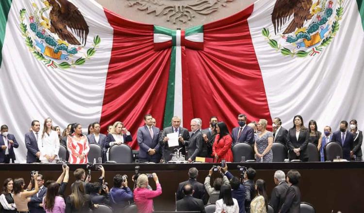 Entrega Adán Augusto Informe de López Obrador al Congreso de la Unión