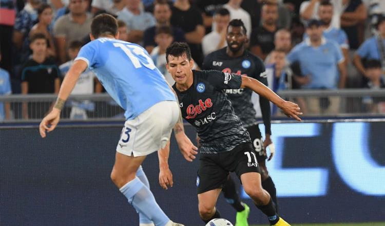Sufre ‘Chucky’ Lozano duro golpe en la cabeza; salió de cambio en el partido Lazio vs Napoli