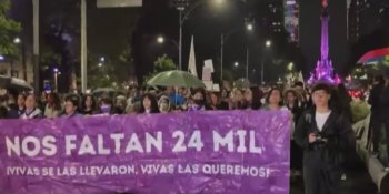 Realizan marcha contra la militarización del país en la CDMX