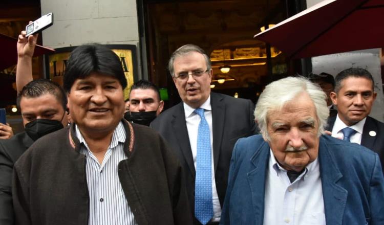 Evo Morales y Pepe Mujica piden “México lindo y querido” durante comida con Ebrard