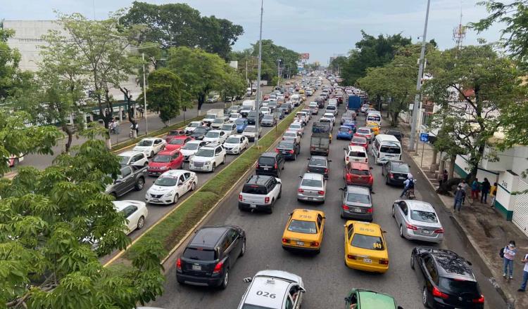 Caos vial en avenida Universidad es provocado por los mismos usuarios: SOTOP