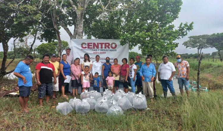 Libera gobierno de Centro 60 mil crías de tilapia en 4 comunidades