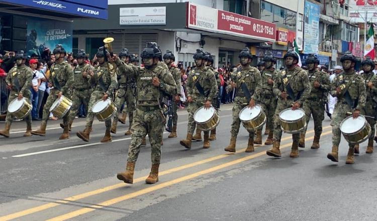 Desfilan en Tabasco conmemorando el 212 Aniversario del Inicio de la Independencia   