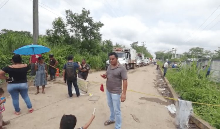Por más de cuatro horas bloquean acceso al centro de transferencia de Villahermosa