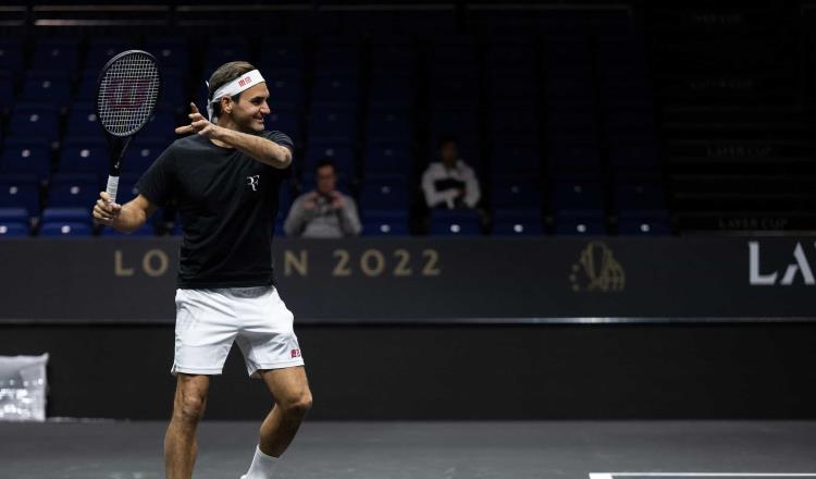 Federer no podrá jugar singles en la Laver Cup; sigue con problemas de rodilla