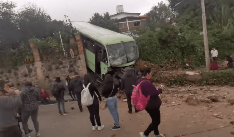 [VIDEO] Más de 30 personas resultan heridas tras choque de autobús en la México-Cuernavaca
