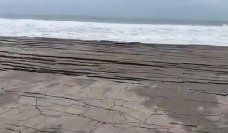 Tras sismo, se parte playa de Coahuayana, Michoacán