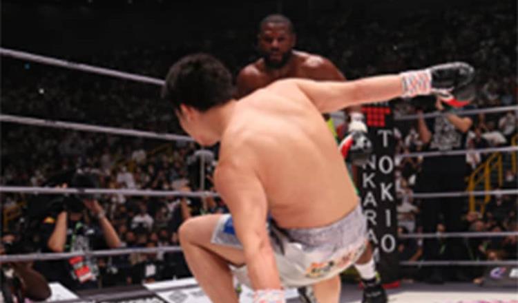 En pelea de exhibición en Japón, Floyd Mayweather derrota a Mikuru Asakura