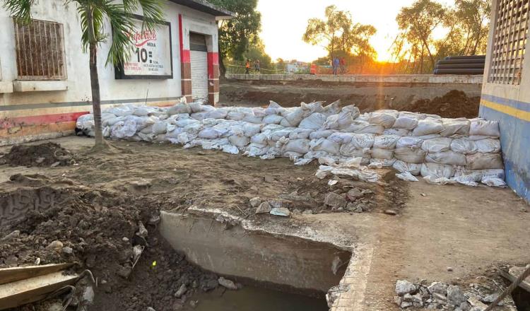 Colocación de costales en el malecón de Villahermosa es sinónimo de corrupción: Gaudiano