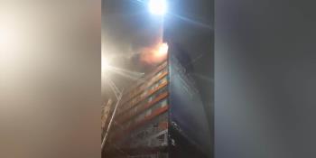 [VIDEO] Arde edificio "Canadá", emblemático de la CDMX