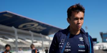 Alex Albon regresará al GP de Singapur tras insuficiencia respiratoria