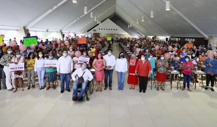 Impulsa Centro autoempleo en mujeres, con entrega de molinos eléctricos en 79 comunidades