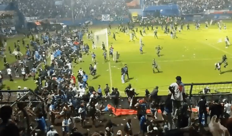Lamenta Papa Francisco violencia registrada en partido de futbol en Indonesia
