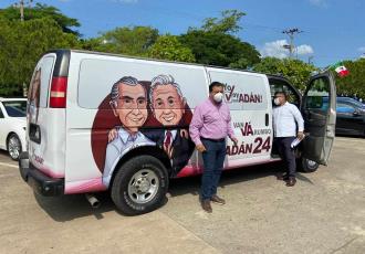Aparece camioneta publicitando a Adán Augusto rumbo a 2024 en Tabasco