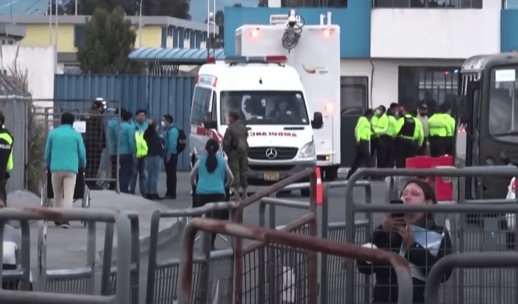 Mueren 15 reos durante motín de cárcel en Ecuador